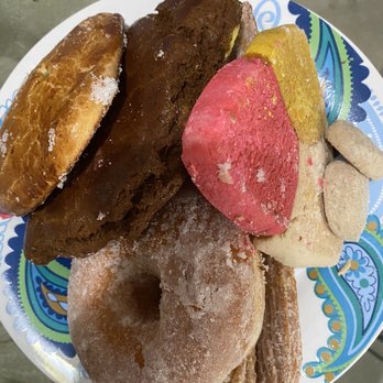 Valentine's Bakery - Pan dulce (assortment) - Bakeries Near Me - El Paso, Texas Valentine's Bakery - Pan dulce (assortment) - Bakeries Near Me - El Paso, Texas