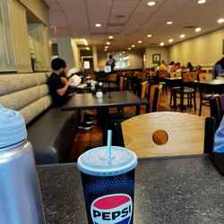 Avanti's Italian Restaurant - Dining area