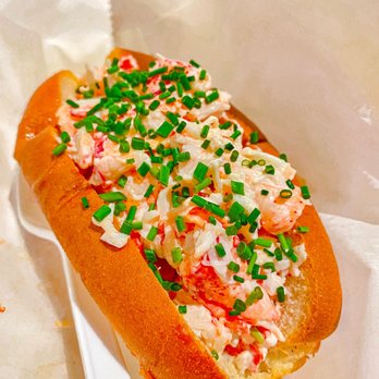Bite Into Maine - Maine style lobster roll - Seafood Near Me - Cape Elizabeth, Maine Bite Into Maine - Maine style lobster roll - Seafood Near Me - Cape Elizabeth, Maine