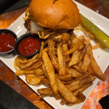 Feather Falls Brewing Company - Pulled pork with fries - Sushi Bars Near Me - Oroville, California