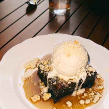 Trivoli Tavern - Sticky Date Cake - American Near Me - Chicago, Illinois Trivoli Tavern - Sticky Date Cake - American Near Me - Chicago, Illinois
