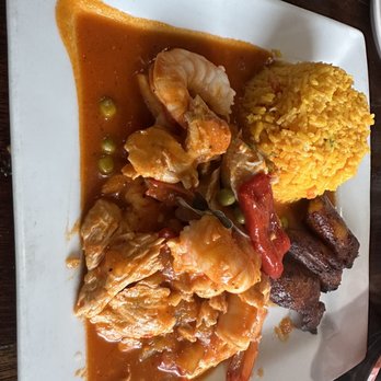 Mambo's Cafe - Pollo con Camarones Enchilados Lunch - Cuban Near Me - Alpharetta, Georgia