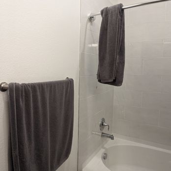 The Boat House - Dirty towels from last guest - Apartments Near Me - The Colony, Texas The Boat House - Dirty towels from last guest - Apartments Near Me - The Colony, Texas