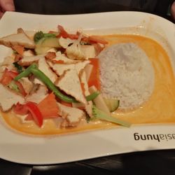 asiahung - Rotes Kokos-Curry mit Tofu und Reis