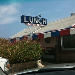LUNCH Lobster Roll