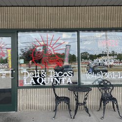 La Quinta - Front of deli