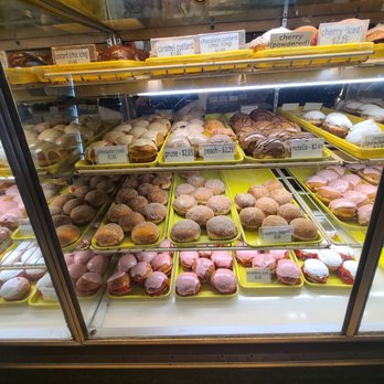 Roeser's Bakery - Good selection of Pączki - Bakeries Near Me - Chicago, Illinois Roeser's Bakery - Good selection of Pączki - Bakeries Near Me - Chicago, Illinois