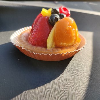 Schubert's Bakery - Fruit tart - Bakeries Near Me - San Francisco, California