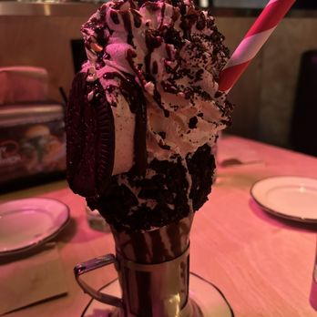 Black Tap - COOKIES -N CREAM SUPREME - Burgers Near Me - Nashville, Tennessee Black Tap - COOKIES -N CREAM SUPREME - Burgers Near Me - Nashville, Tennessee