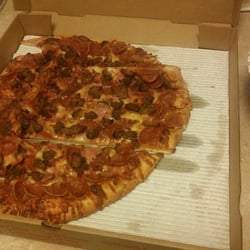 Creno's Pizza - The pizza I received after waiting an hour and 23 minutes to be delivered.