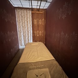 MD Foot Massage - Massage table