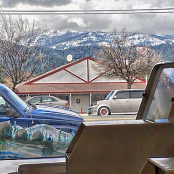 Mount Shasta Laundromat - The view is nice. Berry ale Grocery is across the street. - Laundromat Near Me - Mount Shasta, California Mount Shasta Laundromat - The view is nice. Berry ale Grocery is across the street. - Laundromat Near Me - Mount Shasta, California