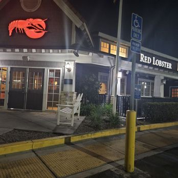 Red Lobster - Front of Restaurant - Seafood Near Me - Ontario, California