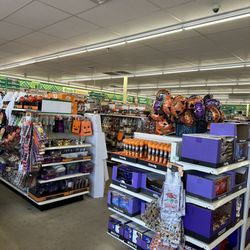 Dollar Tree - .....