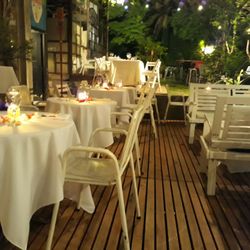 Sissi Tienda Bar - El lugar de noche  y decorado de San Valentin