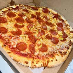 Giuseppe's Brooklyn Oven I - Build your own pizza w/ pepperoni & banana peppers