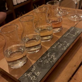 La Fe Wine Bar - White wine flight - Wine Bars Near Me - Palm Desert, California La Fe Wine Bar - White wine flight - Wine Bars Near Me - Palm Desert, California