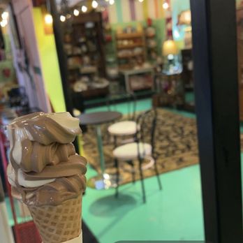 Buddy Lou's Eats Drinks & Antiques - Ice Cream - New American Near Me - Hancock, Maryland