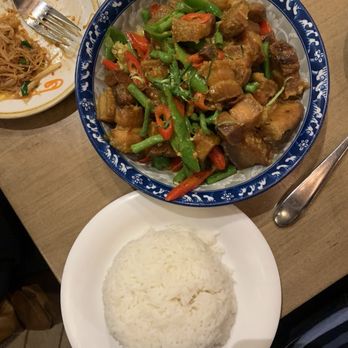 Koh Lipe - Prik Gaeng Moo Krob (Stir-Fried crispy pork with curry paste and green bean) - Thai Near Me - Scarborough, Ontario Koh Lipe - Prik Gaeng Moo Krob (Stir-Fried crispy pork with curry paste and green bean) - Thai Near Me - Scarborough, Ontario