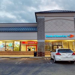 Bank of America Financial Center - Storefront