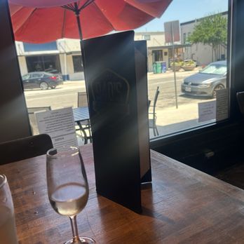 940's Kitchen & Cocktails - Wine tasting - New American Near Me - Denton, Texas