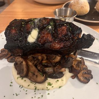 Hook & Anchor - New York Steak .. ordered Medium but was raw inside and burnt outside. Had to send it back - Seafood Near Me - Dana Point, California