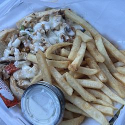 Best Chicken Philly in the City!!! Meat to pepper ratio is amazing!!! Seasoned to perfection.. The surpluses of fires is phenomenal..10/10