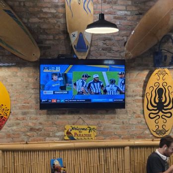 Barefoot Bill's Island Grill - Cute decor - Caribbean Near Me - St. Augustine, Florida