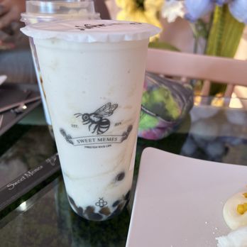 Sweet Memes - Austin - peach smoothie with black boba - Desserts Near Me - Austin, Texas