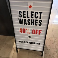 Levi’s Store - Signage