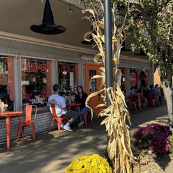 Holly Cafe