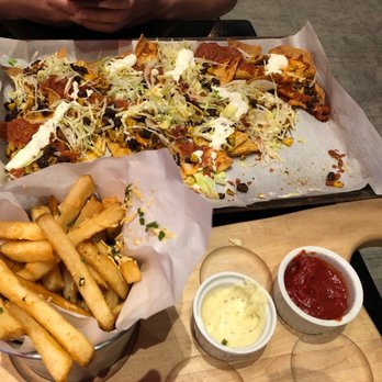 Flying Monkeys Craft Brewery - fries and nachos - Breweries Near Me - Barrie, Ontario Flying Monkeys Craft Brewery - fries and nachos - Breweries Near Me - Barrie, Ontario
