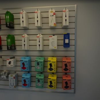 Oui Repair - Accessories at the shop - IT Services & Computer Repair Near Me - Montreal, Quebec Oui Repair - Accessories at the shop - IT Services & Computer Repair Near Me - Montreal, Quebec