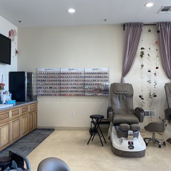 Organic Nail Spa - Inside - Nail Salons Near Me - Claremont, California
