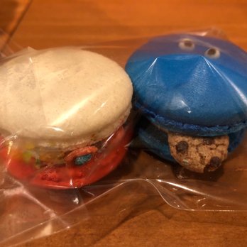 Dzert - Fruity pebbles macaron / Cookie Monster macaron - Coffee & Tea Near Me - Buena Park, California Dzert - Fruity pebbles macaron / Cookie Monster macaron - Coffee & Tea Near Me - Buena Park, California