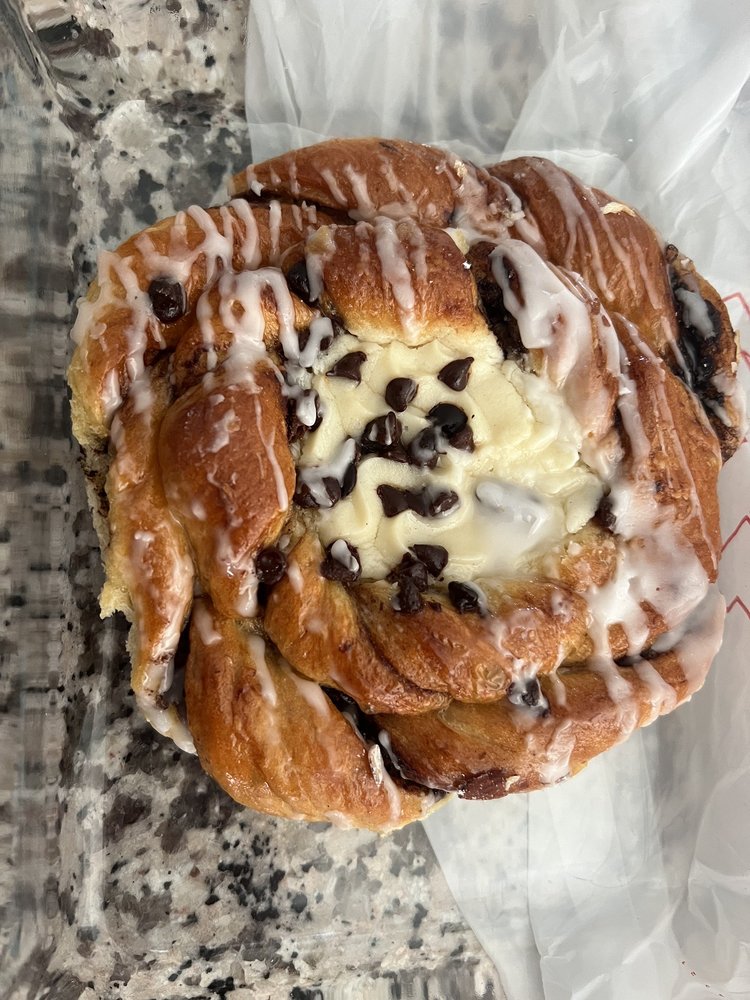 CARMELLAS ITALIAN DELI & PASTRIES Updated September 2024 30 Photos