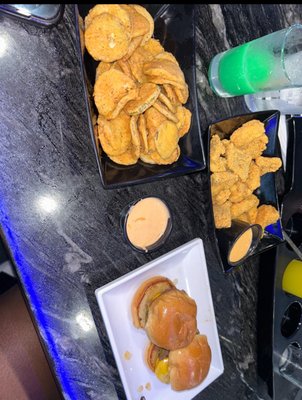 BLVD: Brunch Lunch Vibes Dinner by null