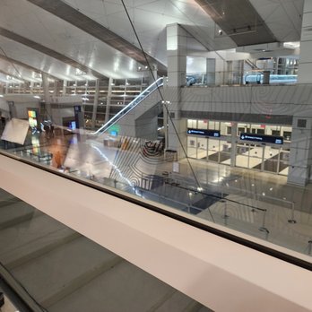 The Centurion Lounge - Airport Lounges Near Me - Dallas, Texas