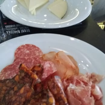 Tapas bar Miró - Meat and cheese samplers - Tapas/Small Plates Near Me - Praha - 5, Puerto Rico