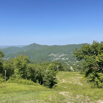 APPrès-ski - Biking/Hiking Trail - Vacation Rentals Near Me - Sugar Mountain, North Carolina APPrès-ski - Biking/Hiking Trail - Vacation Rentals Near Me - Sugar Mountain, North Carolina