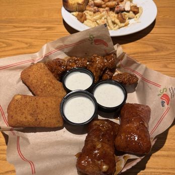 Chili's - Triple Dipper and Cajun Pasta - American Near Me - Murrieta, California