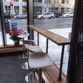 Fruitive - Healthy Food & Smoothies - Seating - Juice Bars & Smoothies Near Me - Washington, DC, District of Columbia