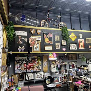 Neon Tiger Tattoo - Tattoo Near Me - Carbondale, Illinois Neon Tiger Tattoo - Tattoo Near Me - Carbondale, Illinois