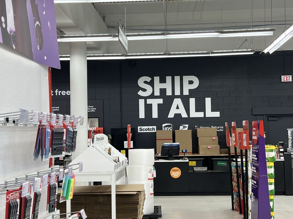 STAPLES Updated October 2024 27 Photos & 29 Reviews 6001 Menaul