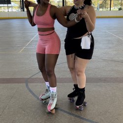 Rollin Rhythm Skate Classes - Partner skate lesson