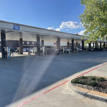 Buc-ee’s - Gas pump - Gas Stations Near Me - Fort Valley, Georgia