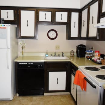 Village Square Apartments - Kitchen - Apartments Near Me - Lafayette, Indiana Village Square Apartments - Kitchen - Apartments Near Me - Lafayette, Indiana