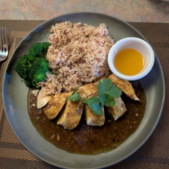 La Basil Thai Cuisine - Thai Chicken with brown rice (Jasmine rice comes with it). I wanted the brown rice and it was $1 more. Thai Chicken - Thai Near Me - Ramona, California