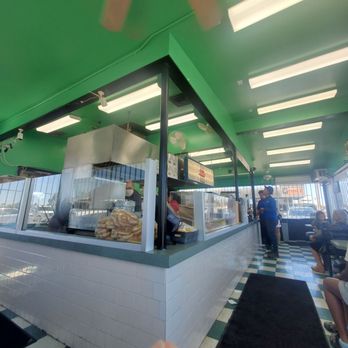 Bud's Burgers - Small but mighty - Burgers Near Me - Vallejo, California