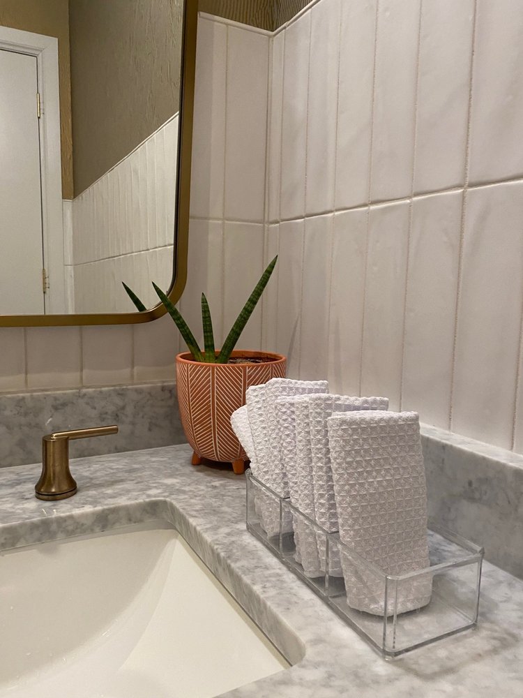 ACUPUNCTURE HEALING CORNER Updated August 2024 14 Photos 8000 N